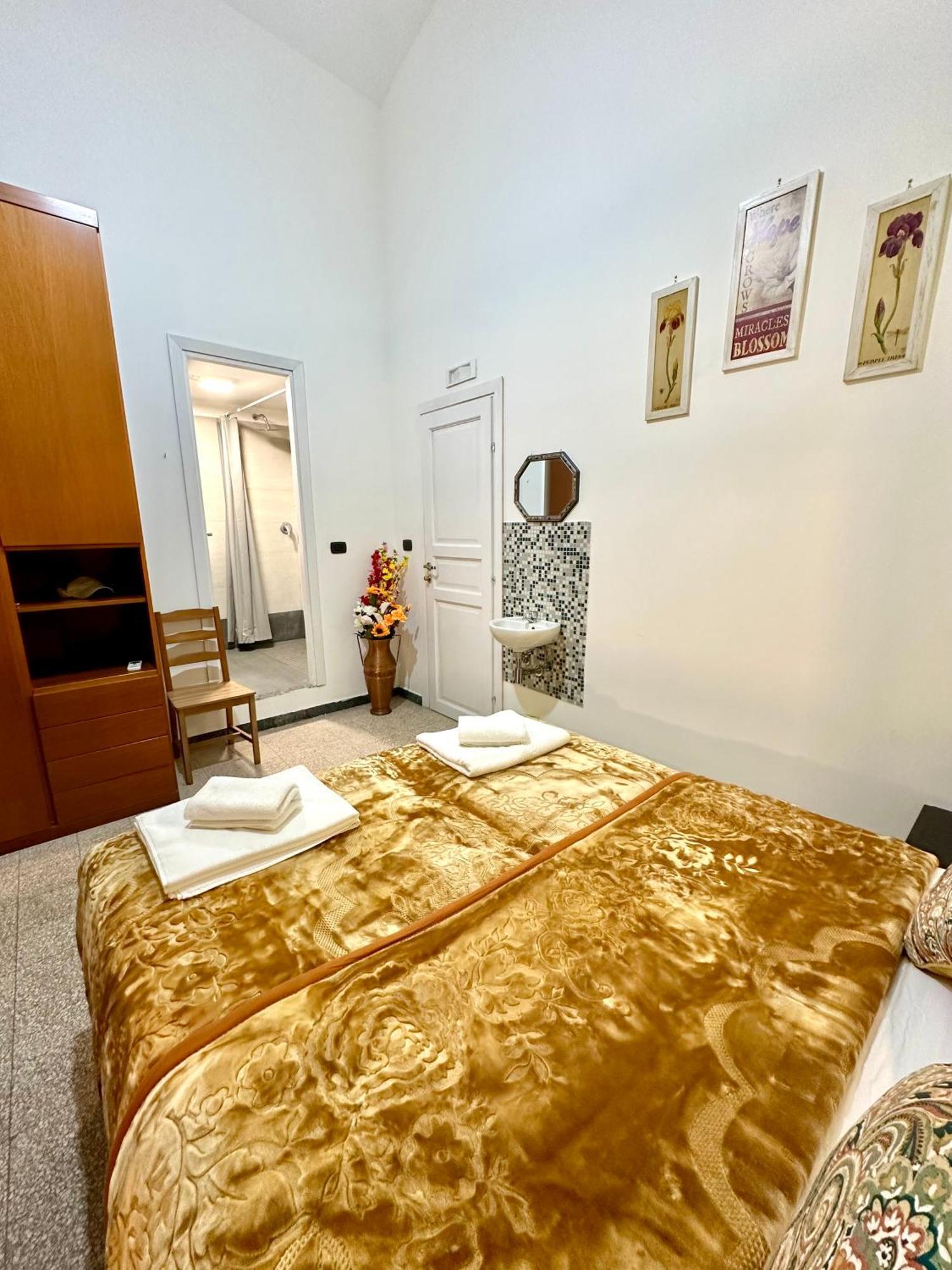 B&B Termini Colosseo Suite Рим Екстериор снимка